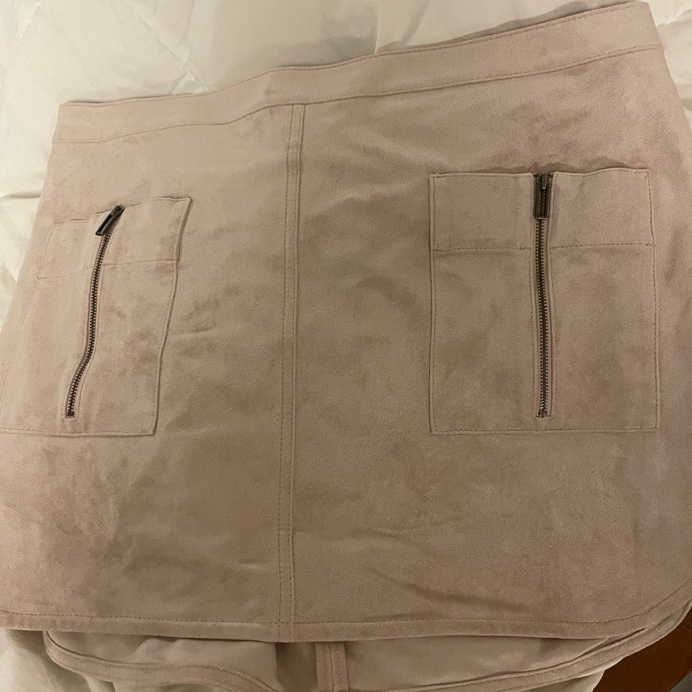 BCBG Suede skirt worn twice light pink perfect for spring!
